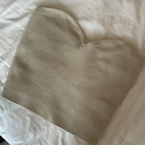 Aritzia Babaton cropped top